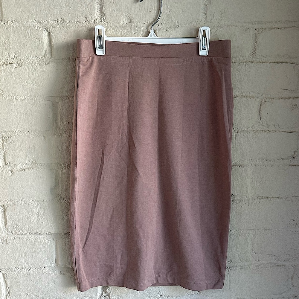 Forever 21 size medium tan basic casual stretchy body con mid length skirt